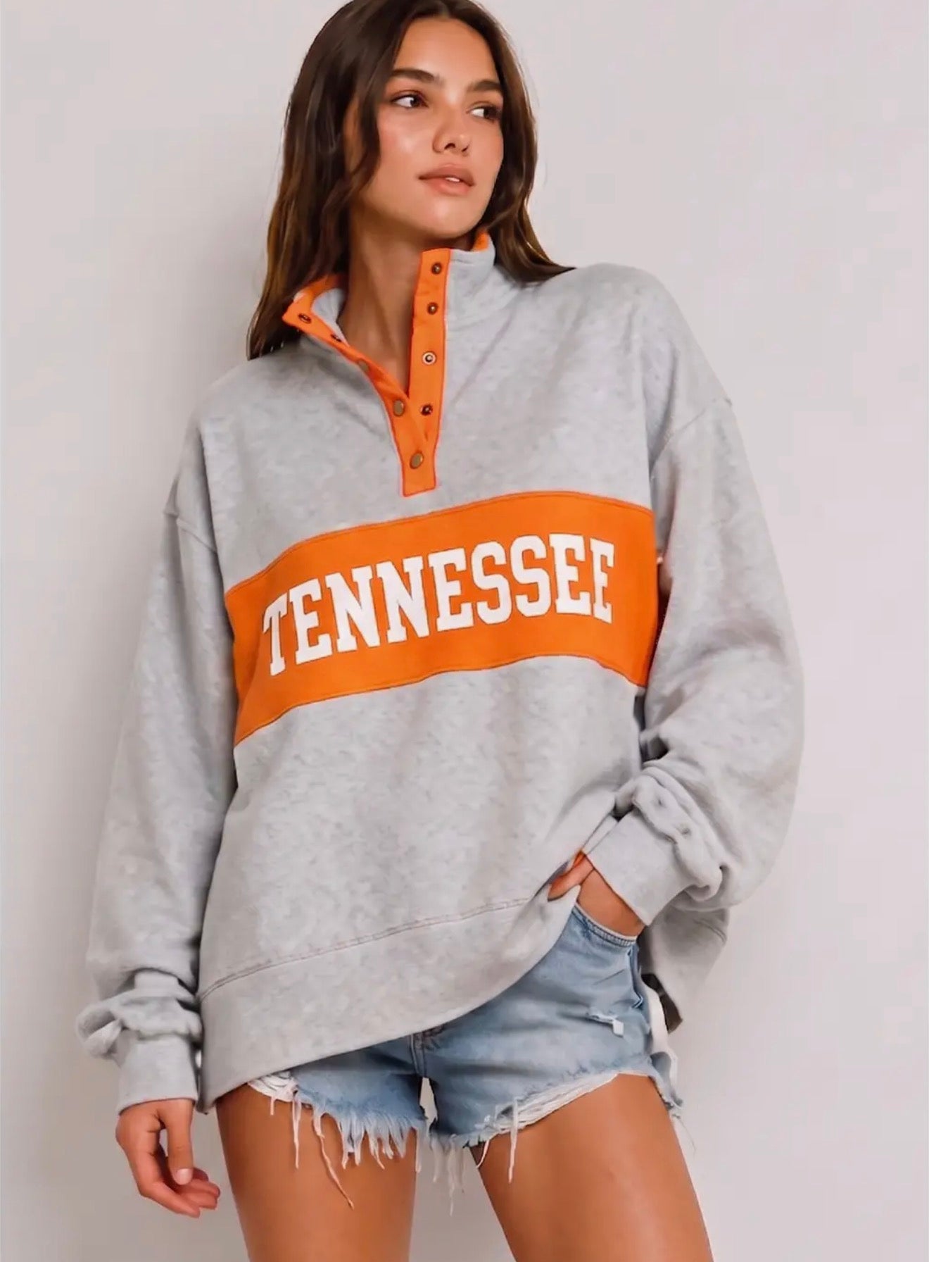 bucketlist preorder TN snap pullover