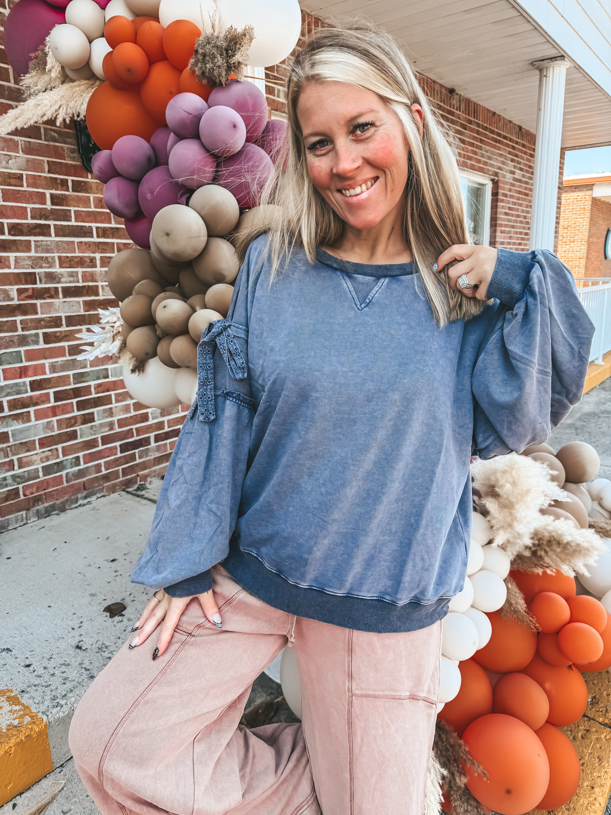 Navy bow shoulder, oversize pullover ￼