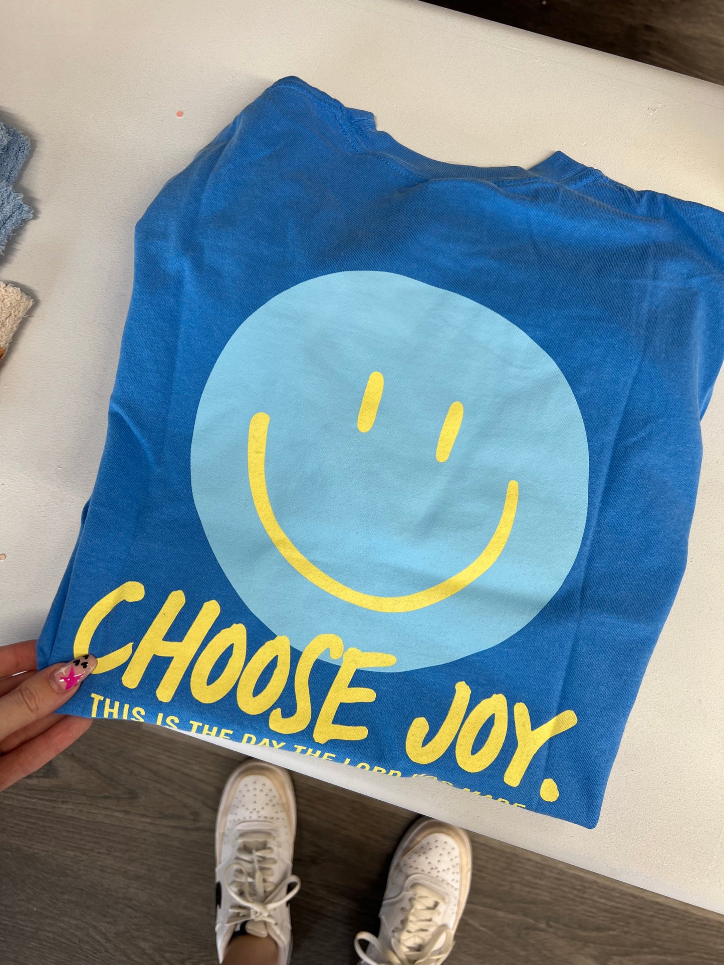 Choose Joy tee