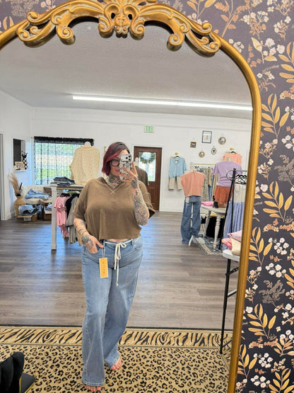 slight barrel risen jean with drawstring