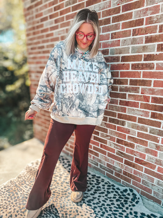 Make heaven crowded embroidery camo & pink mock neck