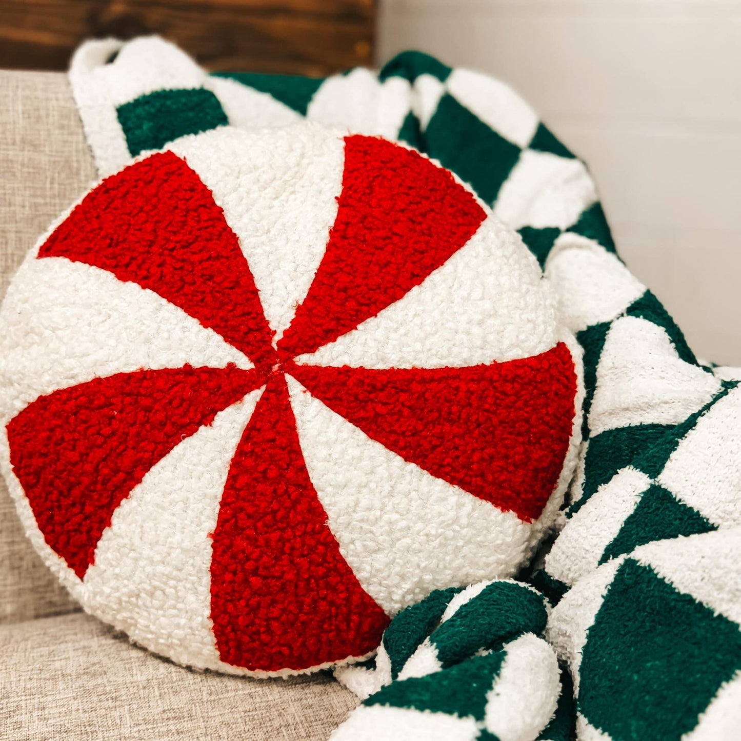 christmas pillows-shipping in one week