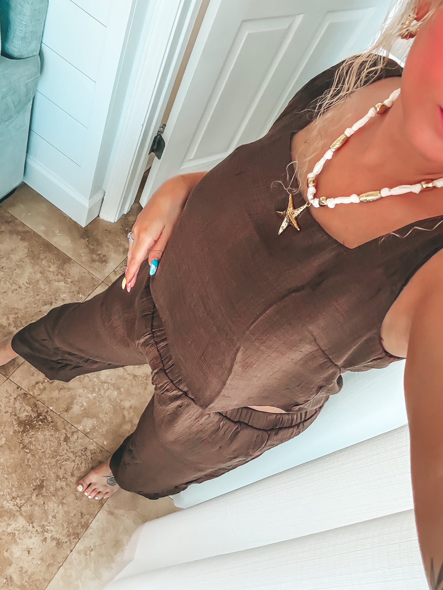 brown textured beach front set