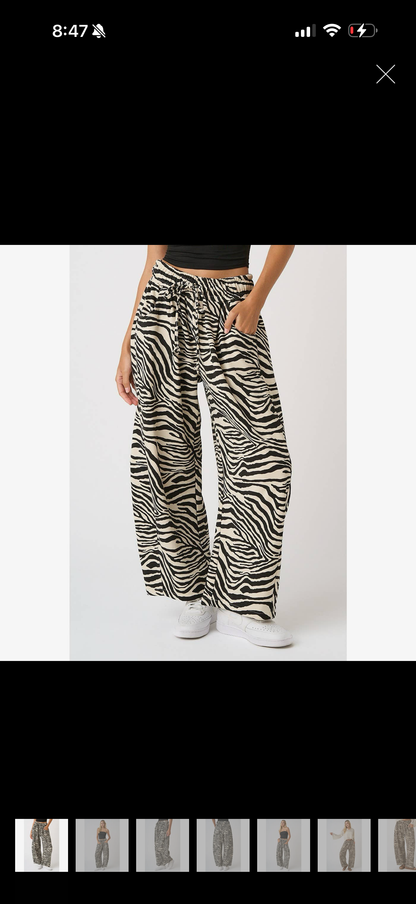 PREORDER zebra barrel sweatpants