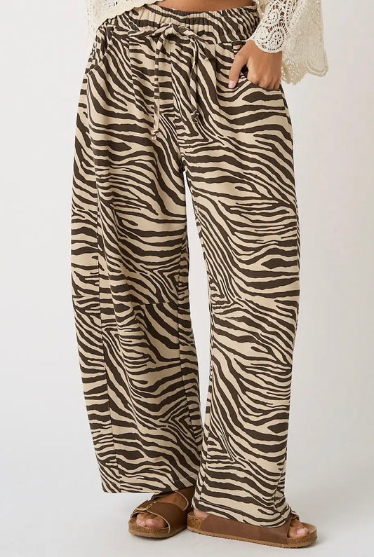 PREORDER zebra barrel sweatpants