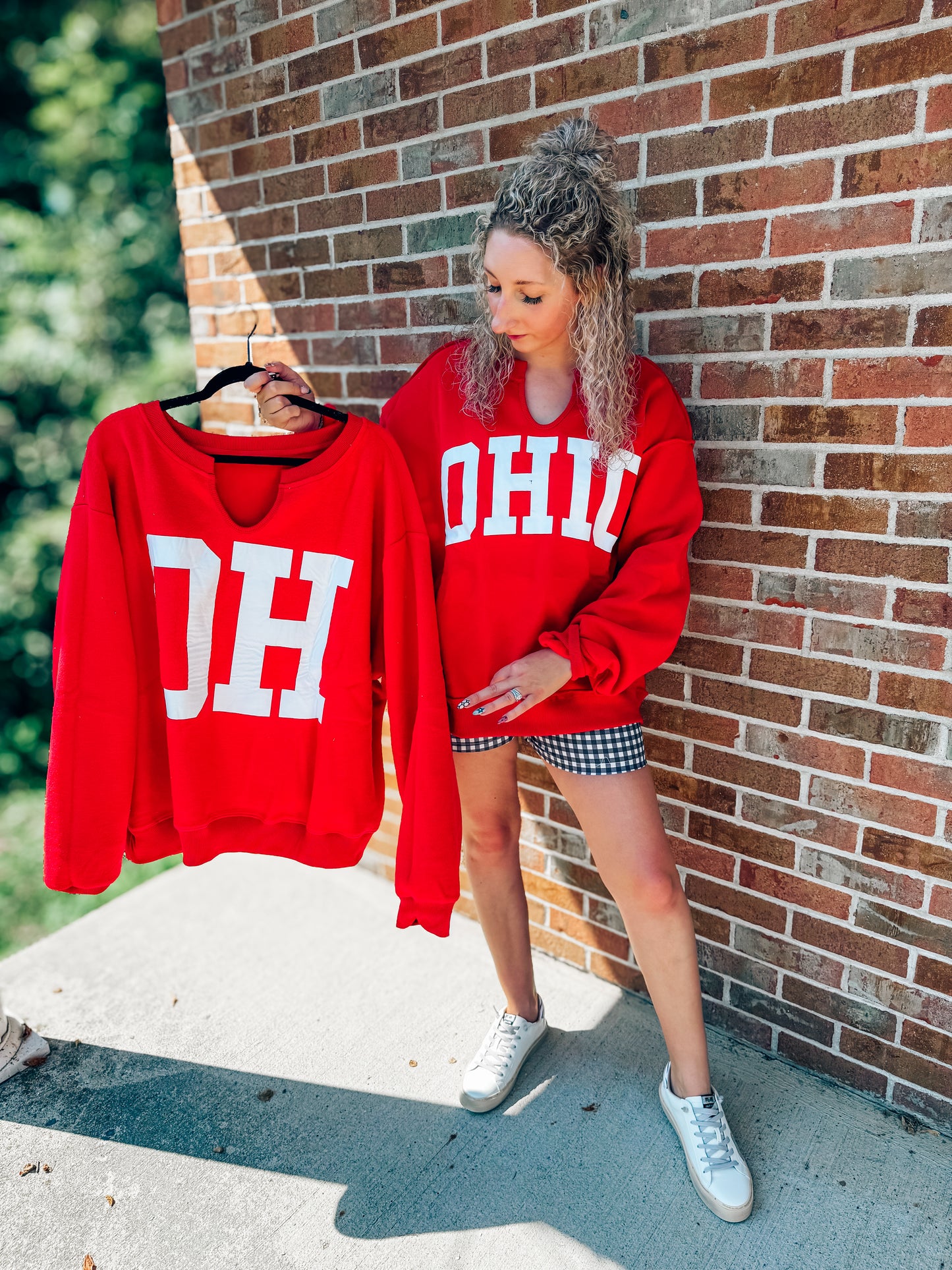 Notch neck reversible OHIO/OH pullover in red & white