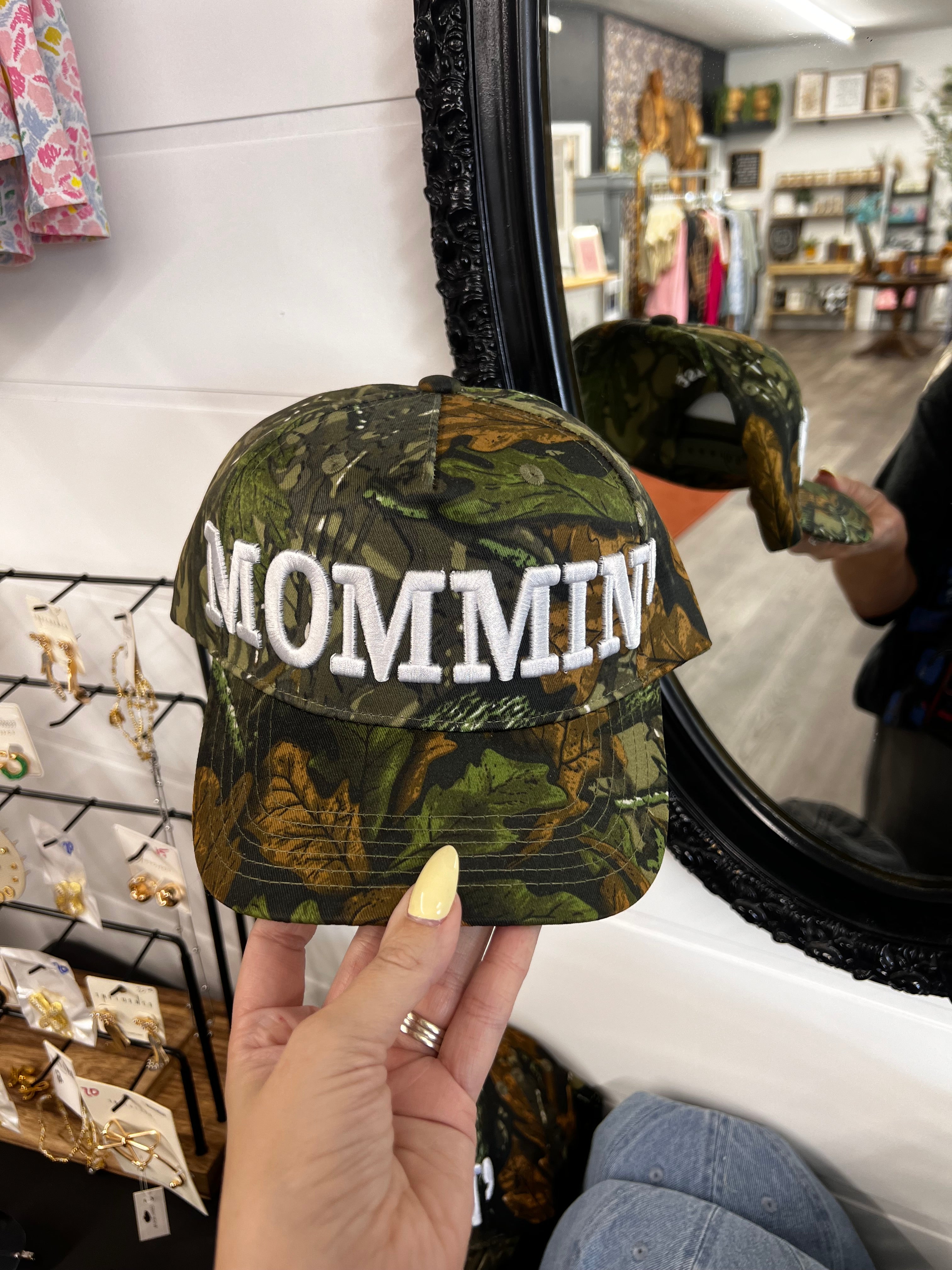 embroidered mommin’ camo hat