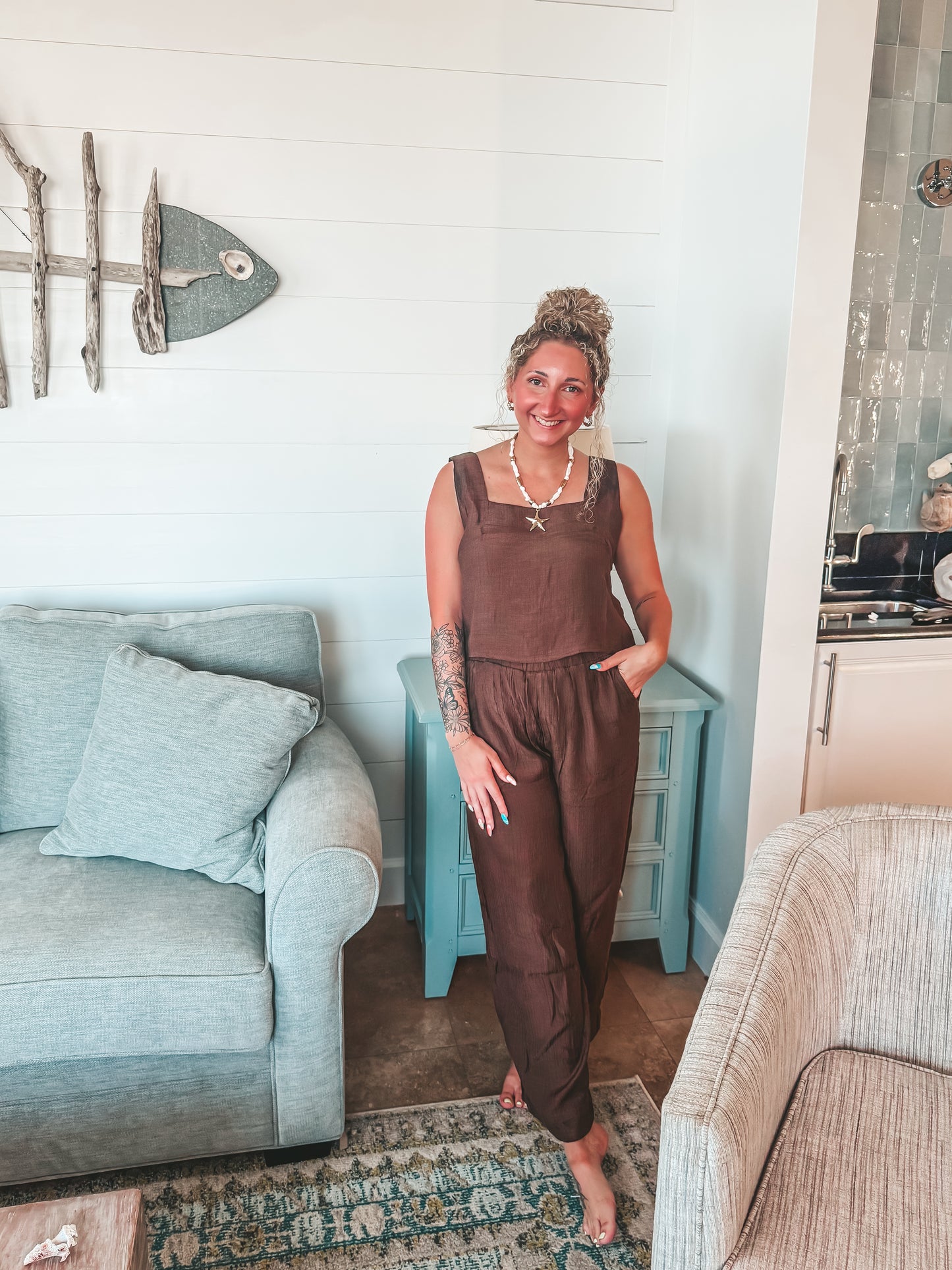 brown textured beach front set