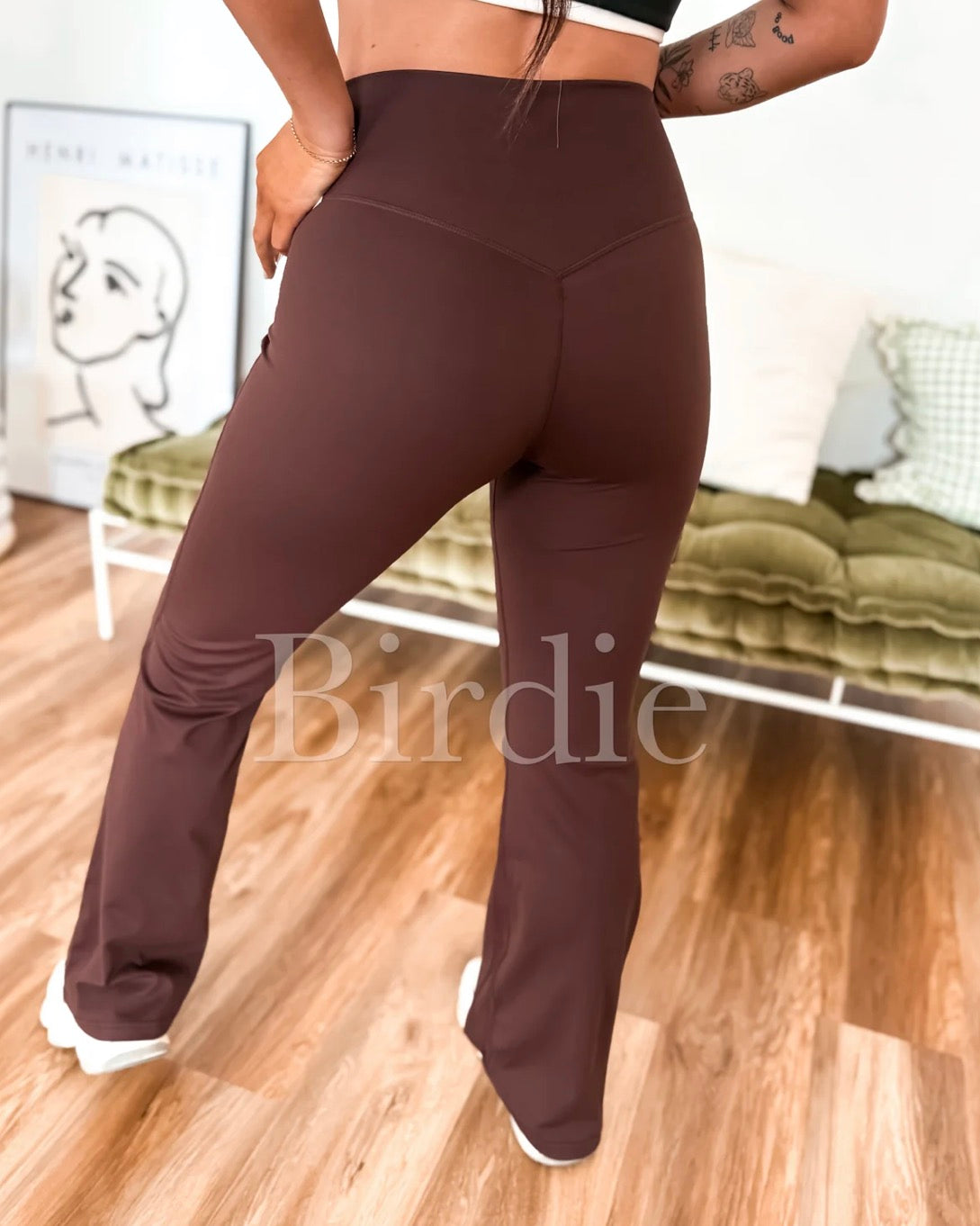 BIRDIE Sleek Cross Yoga Pants in Mocha