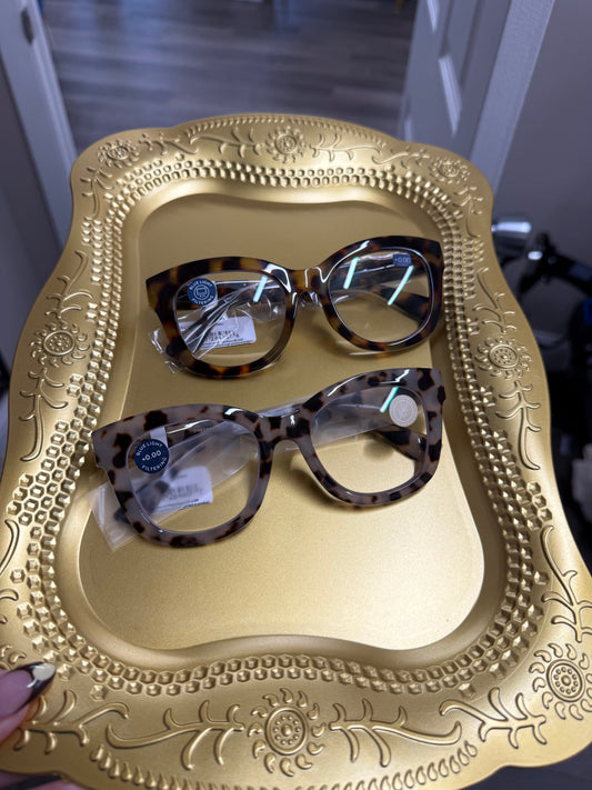 Center stage focus blue eye glasses